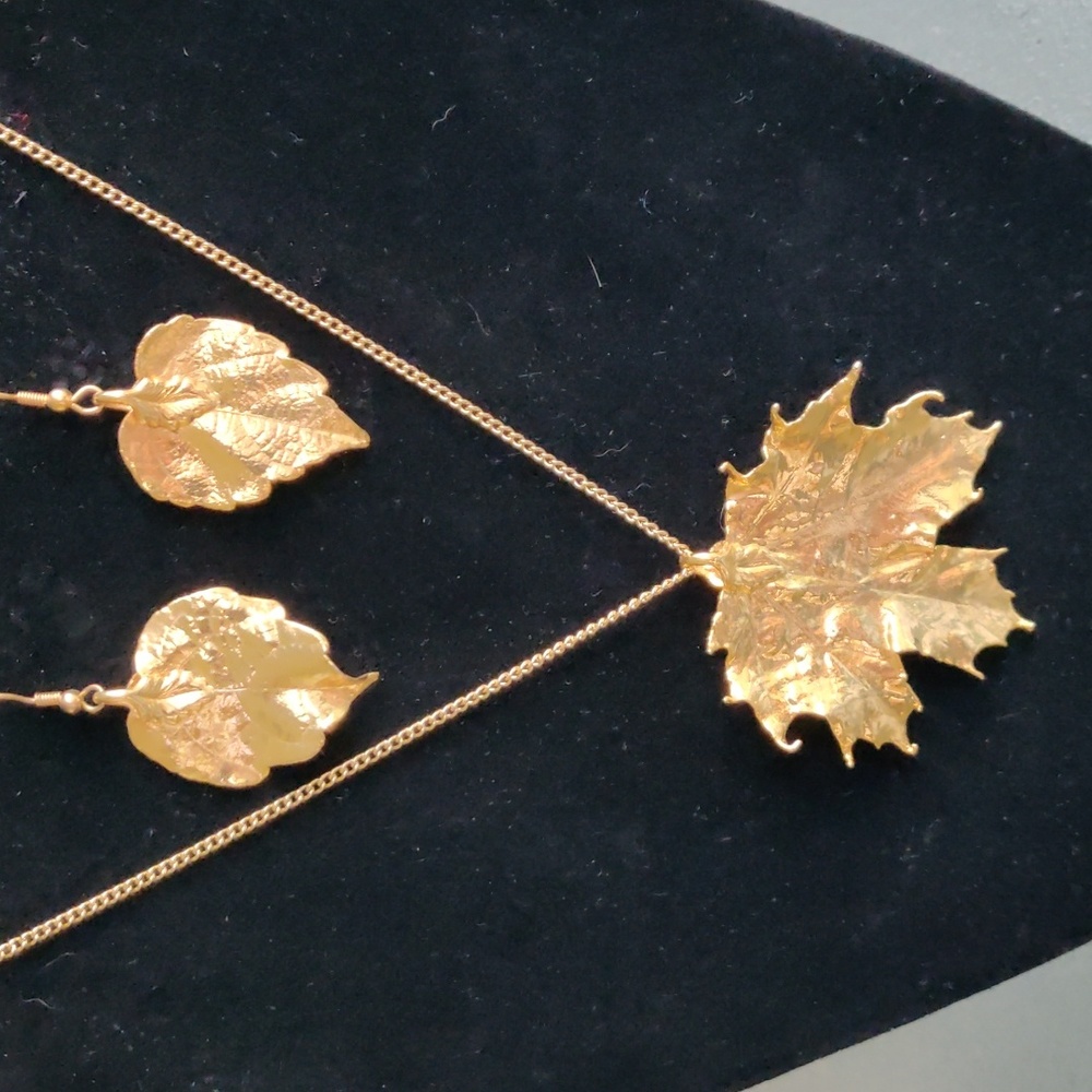 Gold leaf set necklace and earrings #309